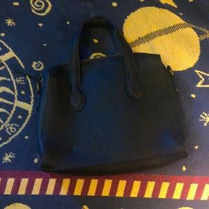 University thread purse (black)